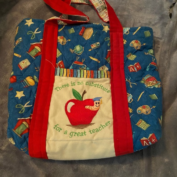 Lot of 2 totes - Picture 2 of 4